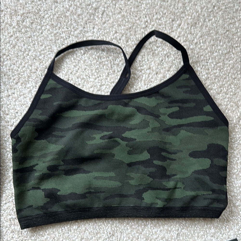 Camo Print Sports Bra and Leggings Set - Picture 7 of 11